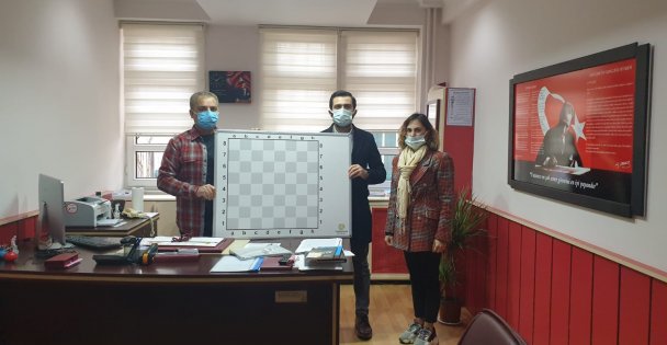 Gebze'deki Çevreci Okullara Hediyeler