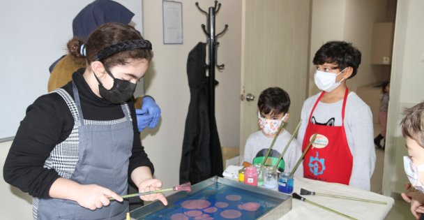 Gebzeli Öğrenciler Ebru Sanatı İle Buluştu