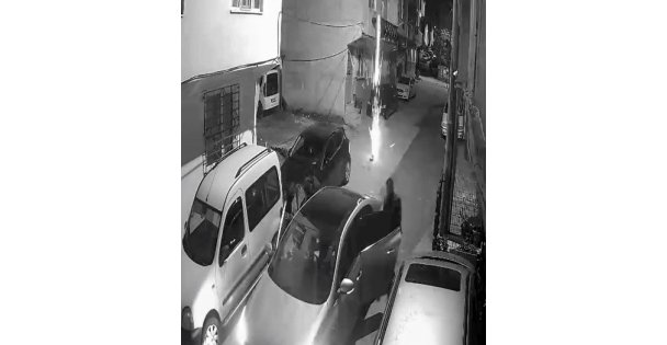 Gece yarısı bebeklerin uykusunu havai fişeklerle böldüler