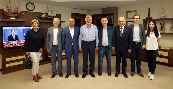 ‘'Geleceğe kılavuz bir gençlik yetiştiriyoruz''
