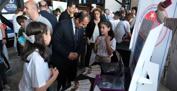 Genç beyinler fikirlerini Bilim Festivalinde sergiledi