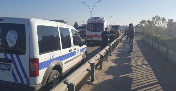 Genç Kadın Köprüye çıkıp...