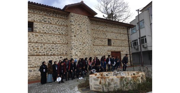 Gençler Geleceğimiz Sahip Çıkalım