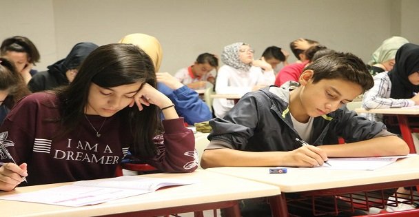 Gençlerden Akademi Lise'ye yoğun ilgi