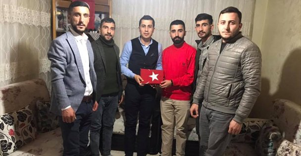 Gençlik Kollarından şehit ailesine ziyaret