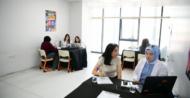 Gençlik Merkezi, Çayırovalı gençleri üniversiteli yaptı