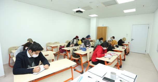 Gençlik Merkezinde YKS'ye hazırlandılar, üniversiteyi kazandılar