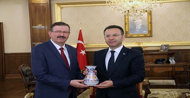Genel Sekreter Bayram, Vali Aksoy'u ziyaret etti