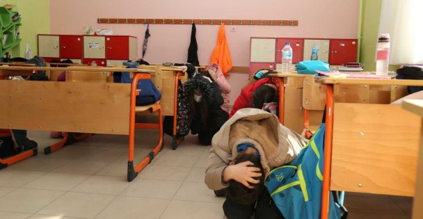 Gerçeği aratmayan Deprem Tatbikatı