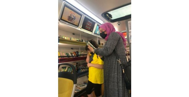 Gezici Kütüphane Başiskele Sahili'nde