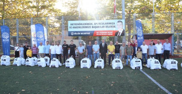 GÖLCÜK BELEDİYEDİYESİ'NDEN AMATÖR SPOR KULÜPLERİNE DESTEK