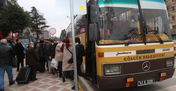 Gölcük Belediyesinden Üniversite Öğrencilerine Ulaşım Desteği