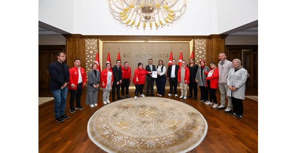 Gölcük Down Sendromlular Derneğinden Vali Aktaşa Ziyaret