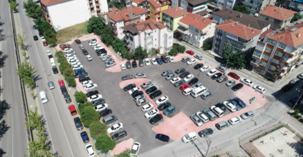 Gölcük'te Otopark Sorunu Çözüldü