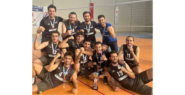 GTÜ Voleybol Takımları Turnuvadan İki Kupayla Döndü