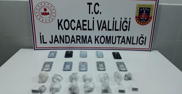 Gümrük kaçağı cep telefonları ele geçirildi