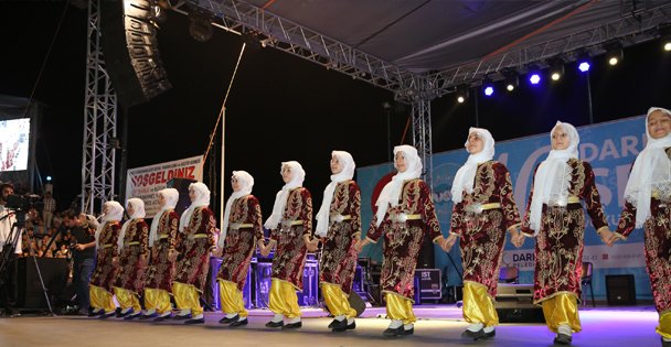 Gümüşhaneliler Horonlarla Sahile sığmadı