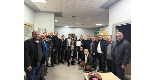 Güven Tazeleyen Kumsar Mazbatasını Aldı: 'Bu başarı hepimizin”