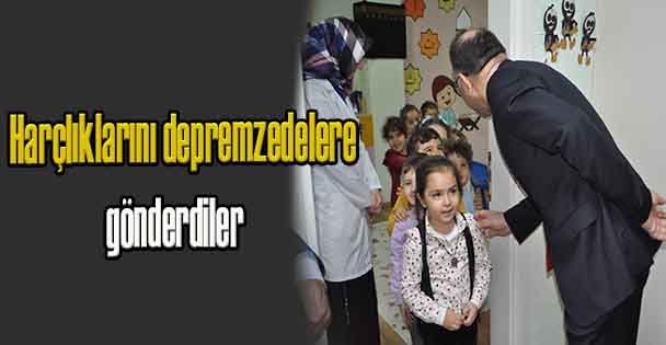 Harçlıklarını depremzedelere gönderdiler