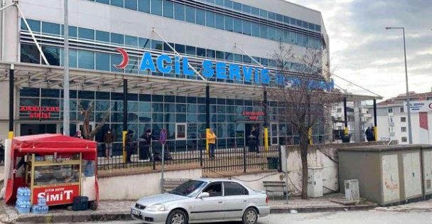 Hasta yakınları hastane personelini darp etti