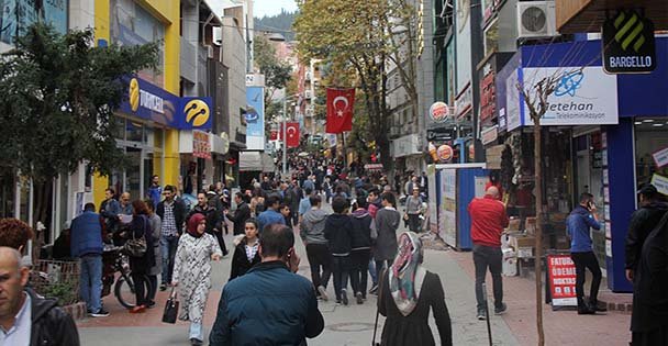 Vatandaşlar çarşıya akın etti