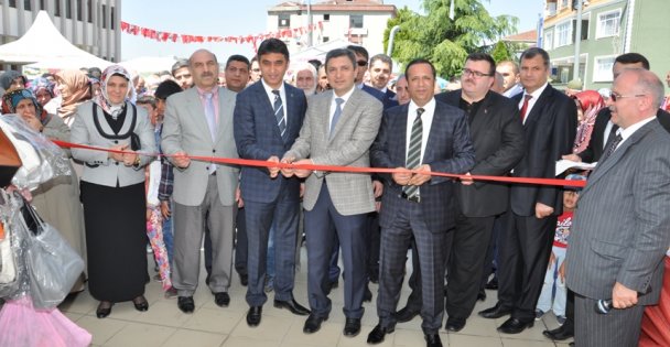 Hayır çarşısı kermesi açıldı