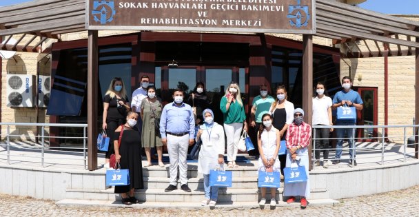 Hayvansever derneklerinden Büyükşehir'e tam destek