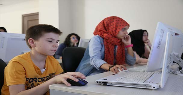 'Hedef Gelecek” Öğrencileri Yaz Okulları'nda