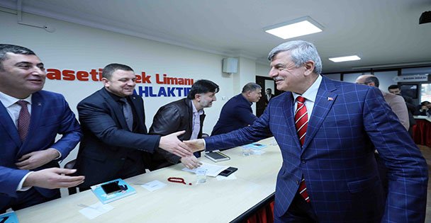'Hepimiz halkımızın hizmetkârıyız”