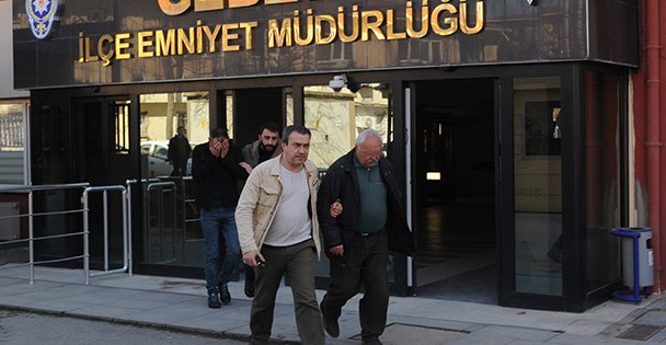 Hırsızlar güvenlik kamerası sayesinde yakalandı