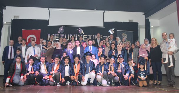 Hisar Eğitim Kurumlarında Mezuniyet Coşkusu
