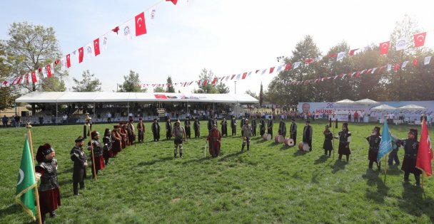 HÜNKAR ÇAYIRI YAĞLI GÜREŞLERİ BAŞLADI