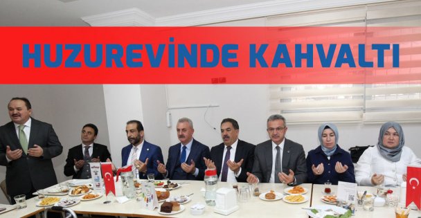 Huzurevinde kahvaltı programı