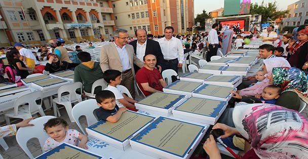 İftar sofrası Mevlana'da kuruldu