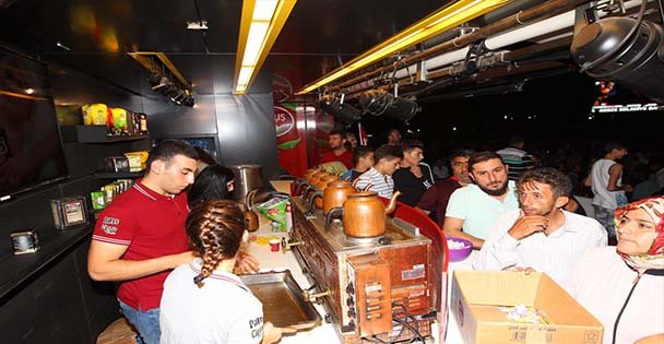 İftar sonrası Gebzelilere ikramlar