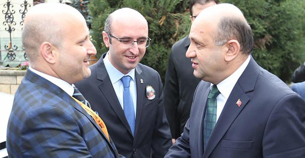 'İhanet içerisindeler'