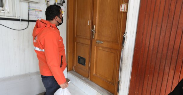 İhtiyaç sahiplerine sıcak yemek, gıda ve yakacak
