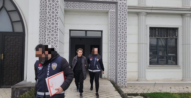 İkametten 50 Bin Tl Değerinde Ziynet Eşyası Çalan Şüpheliler Yakalandı