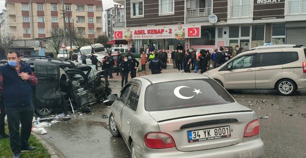 İki Araca Çarpıp Etrafa Ateş Açan Sürücü Gözaltına Alındı