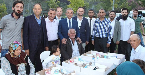 İki mahalle bir sofrada buluştu