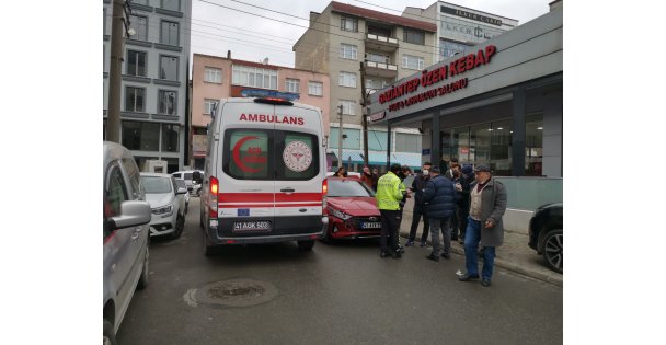 İki Otomobilin Çarpışması Sonucu 2 Kişi Yaralandı