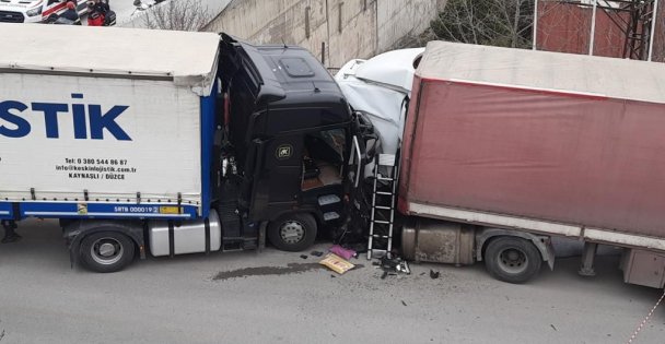 İki Tır Arasında Sıkıştı Hayatını Kaybetti