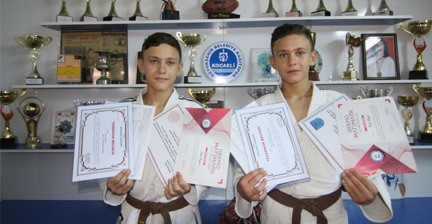 İkizler hem judoda, hem okulda şampiyon