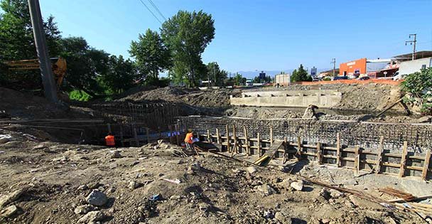 İlk Adım Köprüsü'nün Ayakları Tamamlanıyor