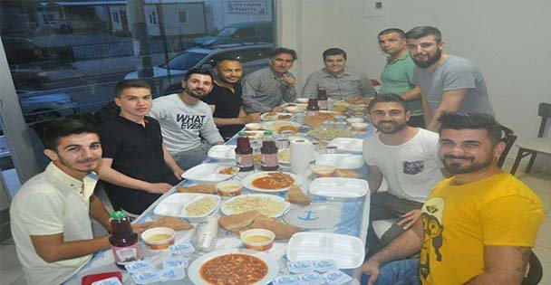 İLKÇEV Sporcularla İftarda Bir Araya Geldi