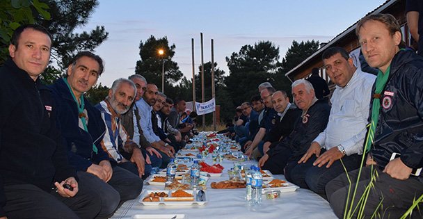 İLKÇEV'den iftar ve sahur programı