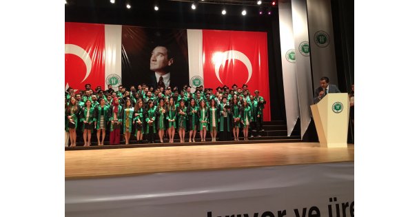 İnşaat Fakültesinde Mezuniyet Coşkusu