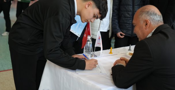 İş dünyasında devir değişti: Nitelikli personel arayan işveren öğrencinin ayağına gidiyor