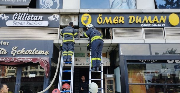 İş hanında çıkan yangın söndürüldü