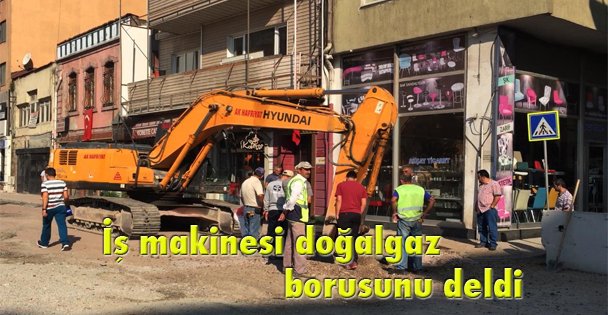 İş makinesi doğalgaz borusunu deldi